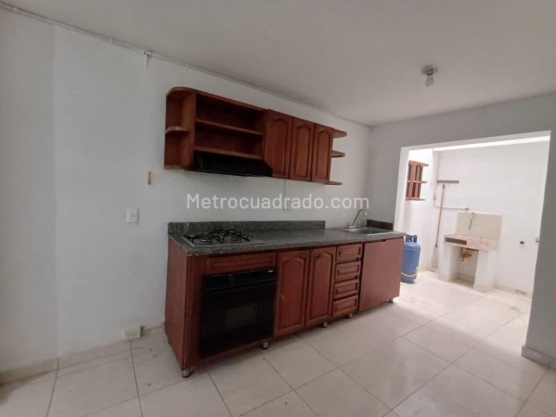 1BR Studio Apartment for Rent in Campo Amor (35 m²) - 2