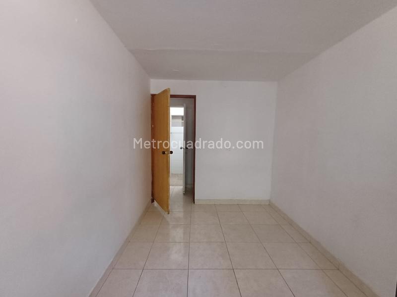 1BR Studio Apartment for Rent in Campo Amor (35 m²) - 4