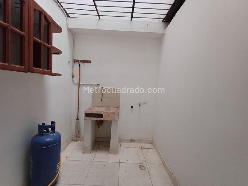 1BR Studio Apartment for Rent in Campo Amor (35 m²) - 6