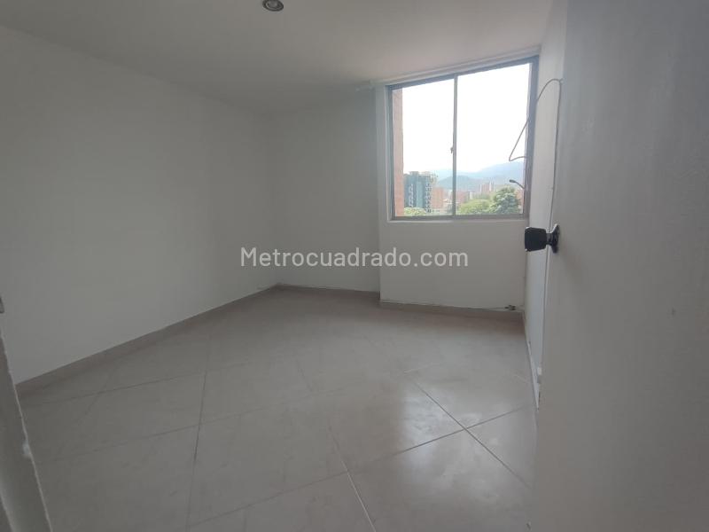 Apartamento Amplio de 4 Alcobas en Suramericana - 3