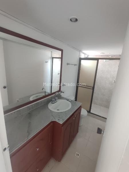 Apartamento Amplio de 4 Alcobas en Suramericana - 7