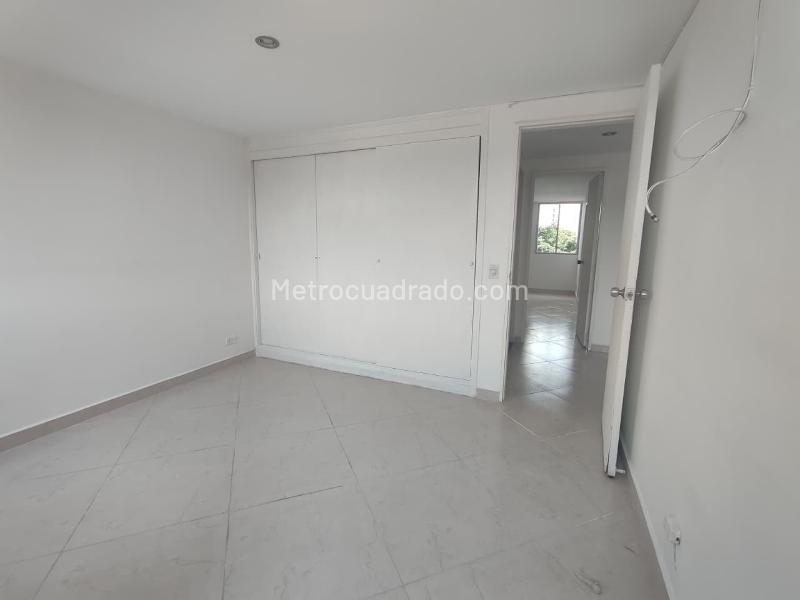 Apartamento Amplio de 4 Alcobas en Suramericana - 8