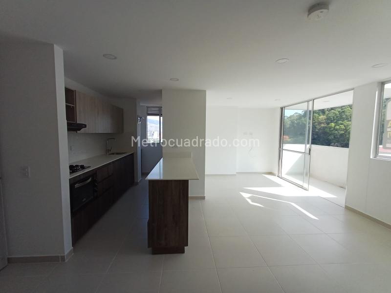 Functional 3BR Apartment in San Diego Medellin - 2