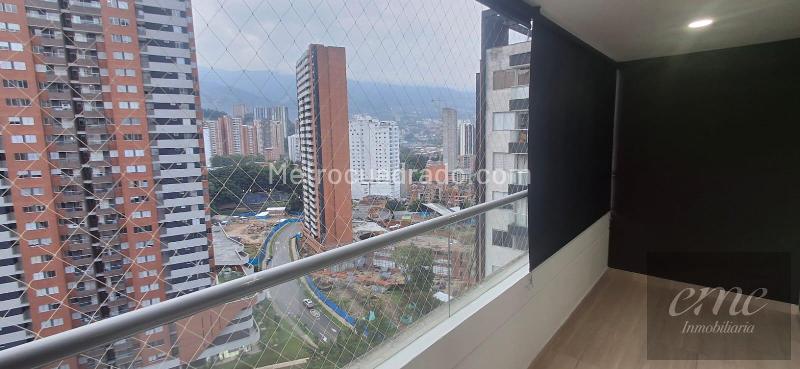 Casa de 5 Alcobas en Arriendo en Aguacatala, El Poblado - 3