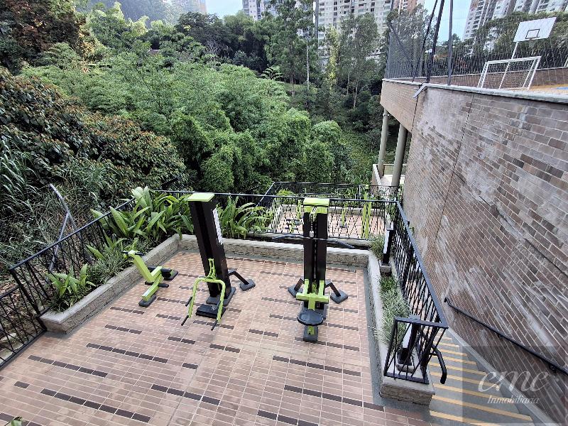 Brand-New 2BR Apartment with Private Parking in Sabaneta - 5