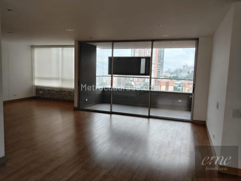 Excellent 4BR Apartment with Great Views in Castropol - 3