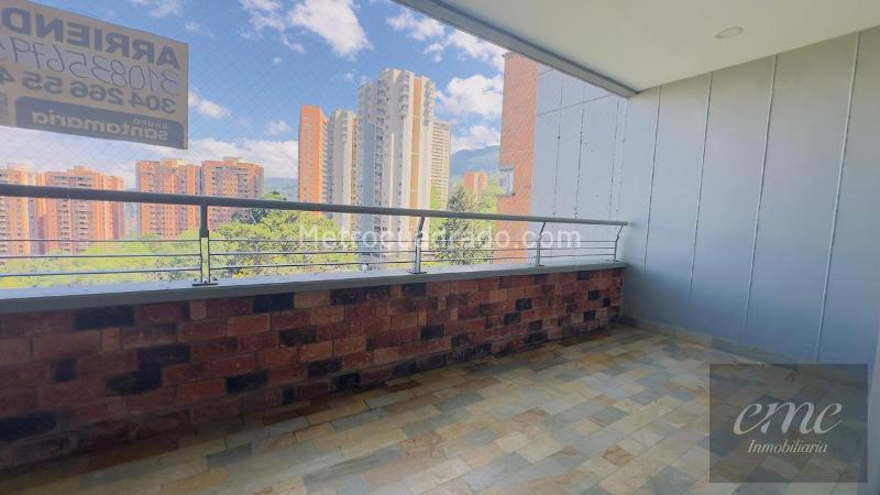 Spacious 4BR Apartment with Pool in Loma De Los Balsos - 7