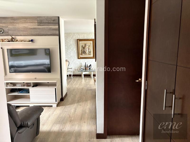 Spacious 4BR Apartment with 4 Baths in Castropol - 8