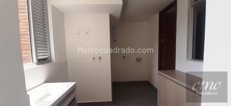 Modern 3BR Apartment with Pool in La Calera - 9