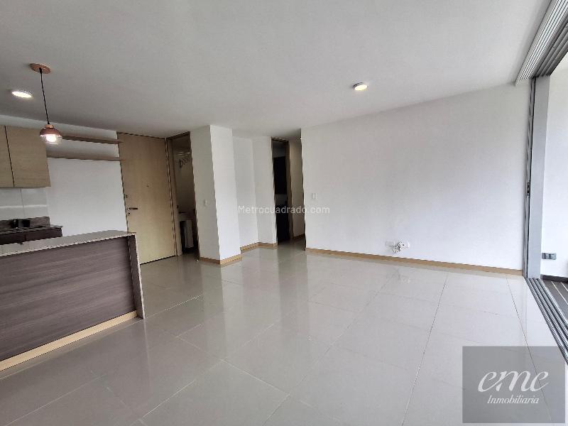 Apartamento de 2 Alcobas en Loma del Indio con Balcón - 2
