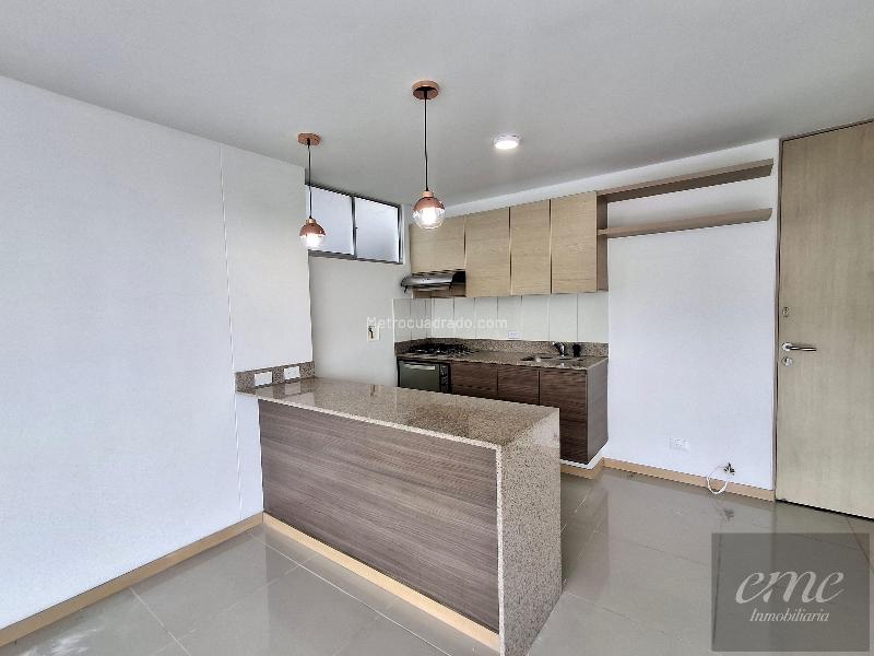 Apartamento de 2 Alcobas en Loma del Indio con Balcón - 3