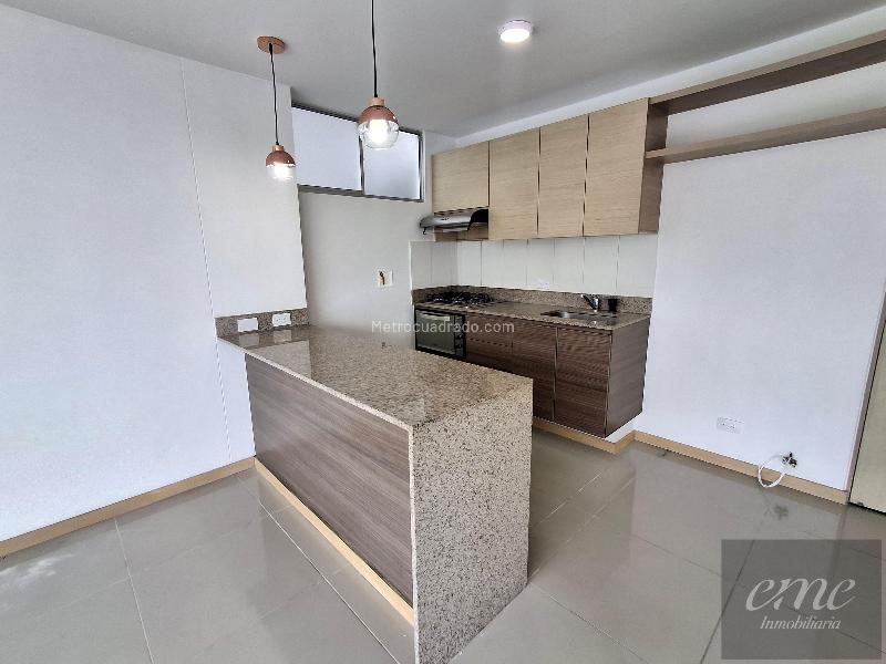 Apartamento de 2 Alcobas en Loma del Indio con Balcón - 4