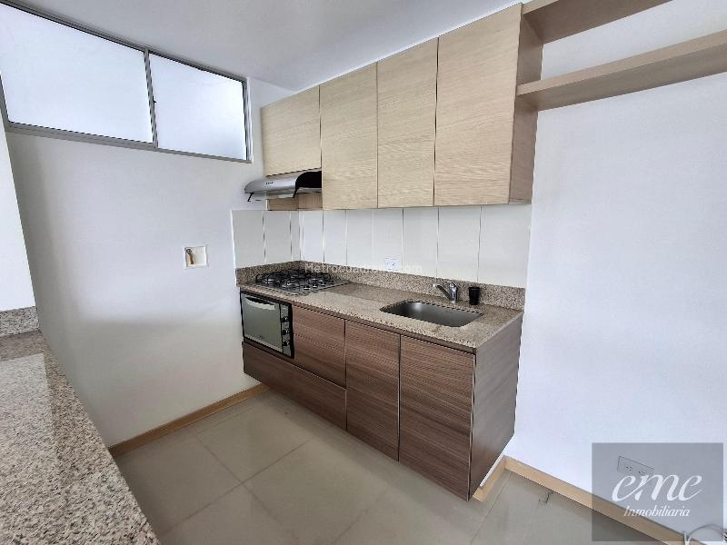 Apartamento de 2 Alcobas en Loma del Indio con Balcón - 5