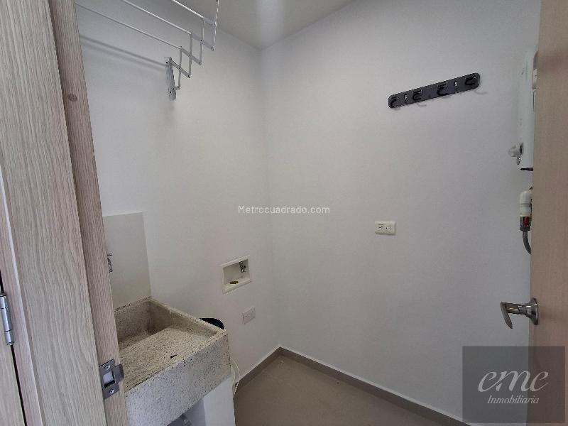 Apartamento de 2 Alcobas en Loma del Indio con Balcón - 7