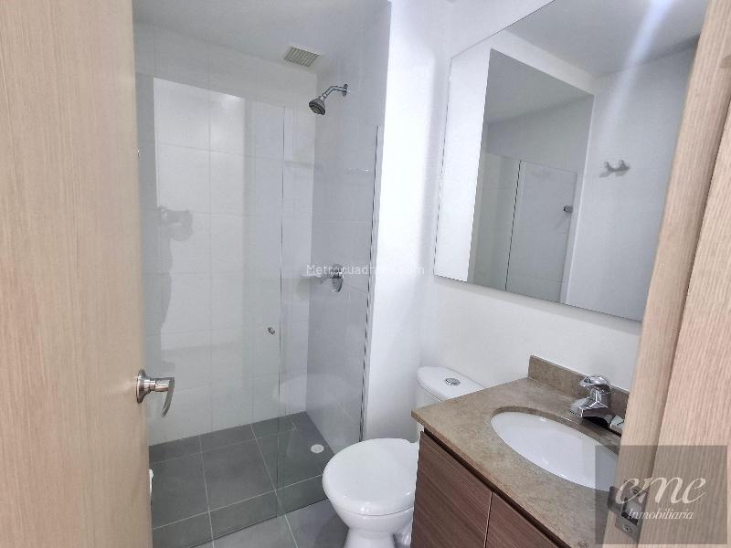 Apartamento de 2 Alcobas en Loma del Indio con Balcón - 8