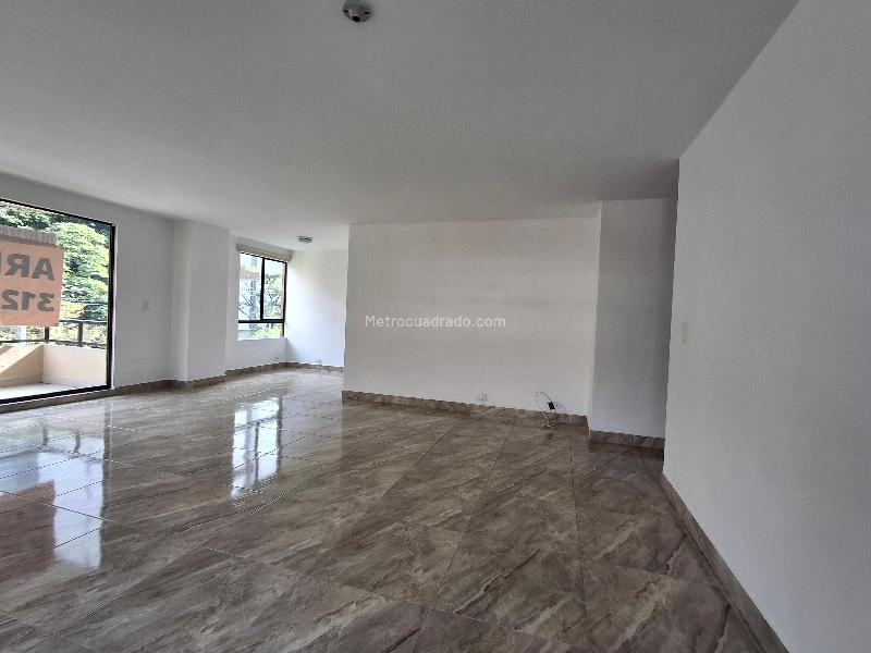 Apartamento de 3 Alcobas cerca a Milla de Oro en El Poblado - 9