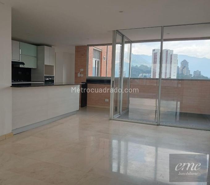 Apartamento Moderno de 4 Alcobas Cerca de El Tesoro - 4
