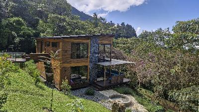 Casa de 3 alcobas en arriendo en El Chingui, Envigado, 250 m² · foto 2 de 20