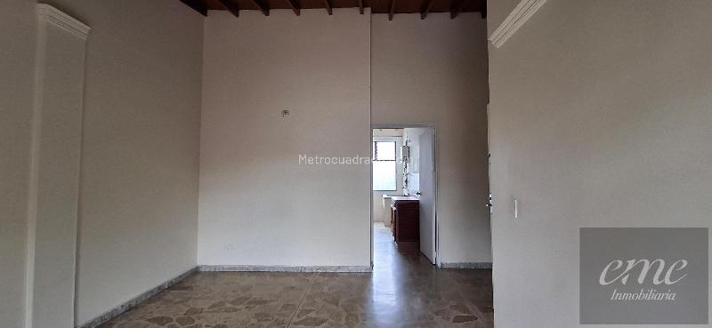 3BR Apartment in Los Colores (4th Floor, No Elevator) - 4