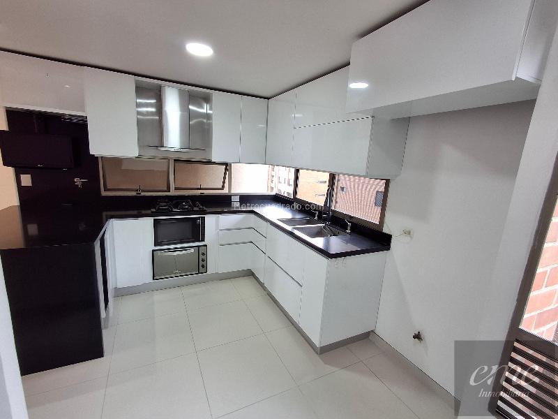 4BR Apartment for Rent in Los Parra, El Poblado