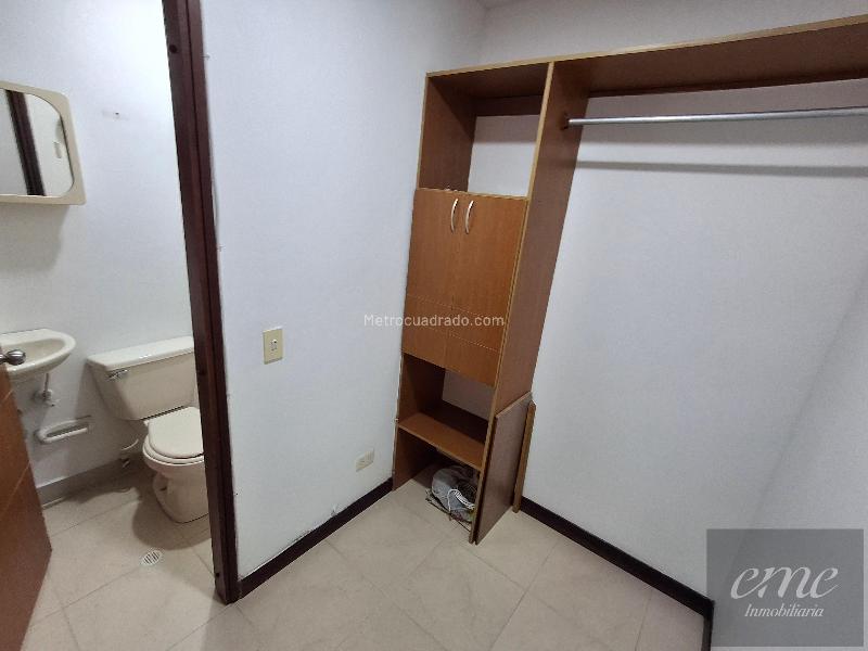 Apartamento en Arriendo de 4 Alcobas en Los Parra, El Poblado - 4