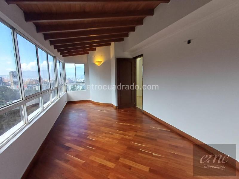 Beautiful 4BR Penthouse with Terraces in El Tesoro - 3