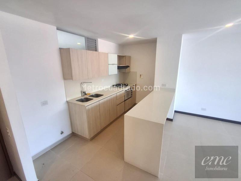 Modern 3BR Apartment with City View in Loma De Los Balsos - 3