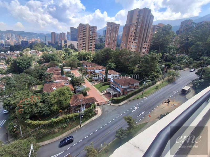 Modern 3BR Apartment with City View in Loma De Los Balsos - 5