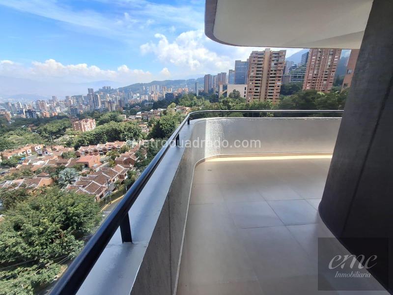 Modern 3BR Apartment with City View in Loma De Los Balsos - 8
