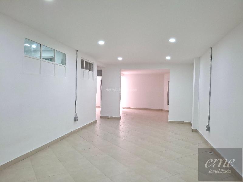 Commercial 5BR House for Rent near Universidad María Cano, La Candelaria - 2