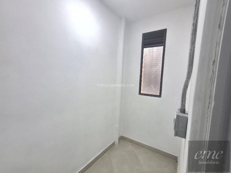 Commercial 5BR House for Rent near Universidad María Cano, La Candelaria - 4