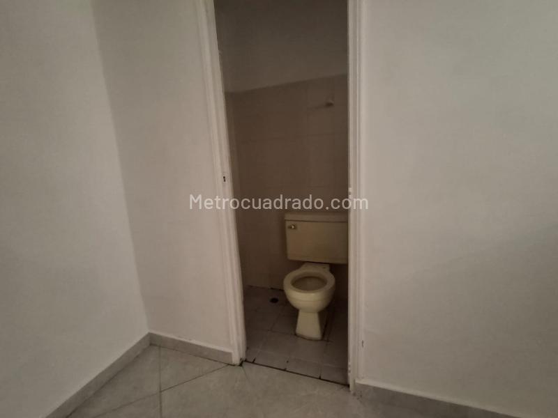 Spacious 4BR House in Simon Bolivar - 3