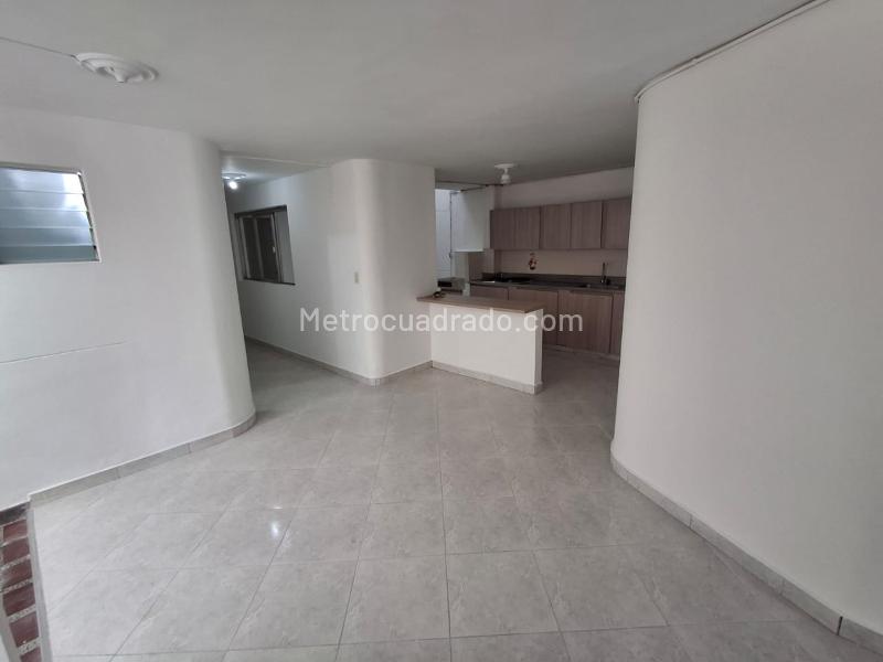 Spacious 4BR House in Simon Bolivar - 6