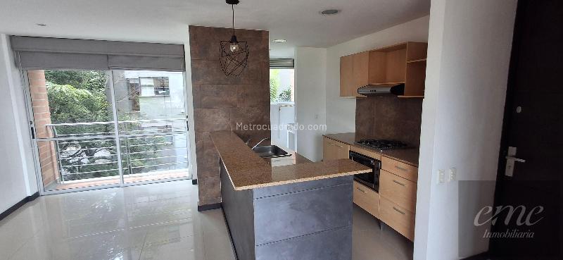 Apartamento en Arriendo, Aguacatala, Medellín - Widok 2