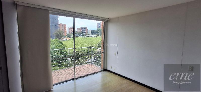 Apartamento en Arriendo, Aguacatala, Medellín - Więcej