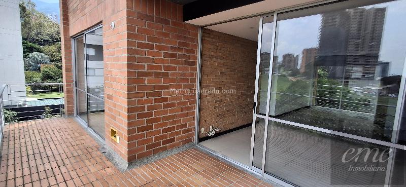 Apartamento de 2 Alcobas cerca a Balsos en Aguacatala - 9