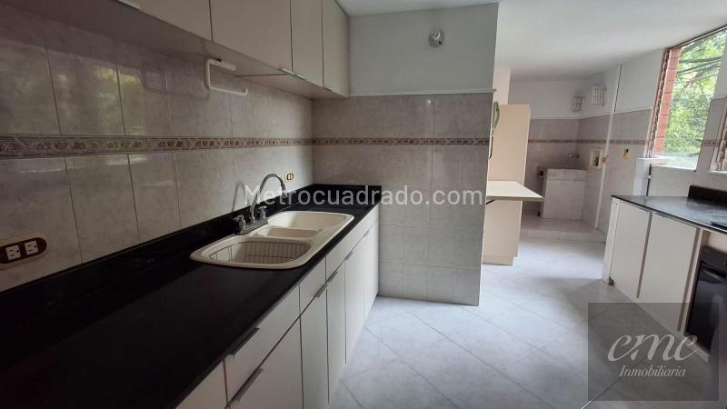Comfortable 3BR Apartment in Poblado - 4