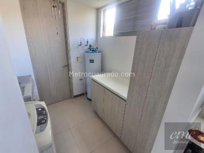 Apartamento en venta en Loma Del Escobero, Envigado · foto 9 de 18