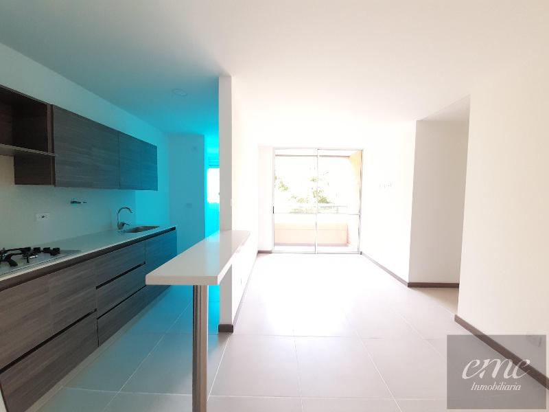 Apartamento luminoso de 3 habitaciones en arriendo en Maria Auxiliadora