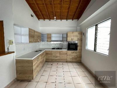 Apartamento de 4 alcobas en arriendo en Calasanz Parte Baja, Medellín, 215 m² · foto 7 de 20