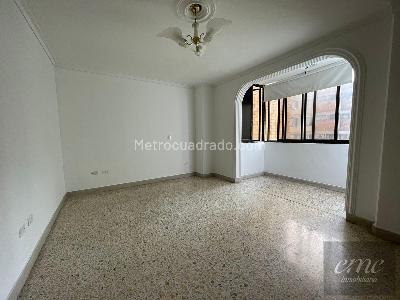 Apartamento de 4 alcobas en arriendo en Calasanz Parte Baja, Medellín, 215 m² · foto 15 de 20