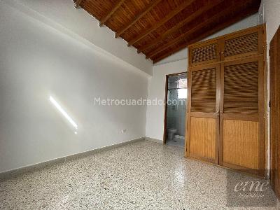 Apartamento de 4 alcobas en arriendo en Calasanz Parte Baja, Medellín, 215 m² · foto 18 de 20