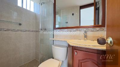 Apartamento de 2 alcobas en arriendo en Loma De Los Balsos, Medellín, 72 m² · foto 14 de 20