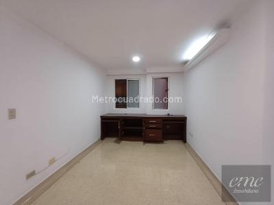 Apartamento de 3 alcobas en venta en Laureles Estadio, Medellín, 170 m² · foto 12 de 20