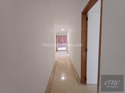 Apartamento de 3 alcobas en venta en Laureles Estadio, Medellín, 170 m² · foto 18 de 20