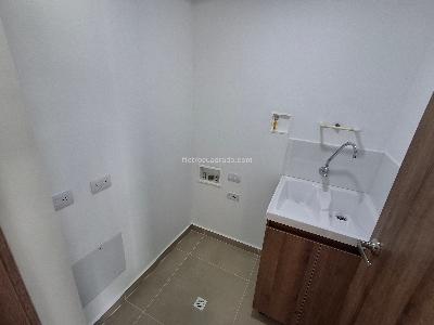 Apartamento de 2 alcobas en venta en Tres Esquinas, Sabaneta, 83 m² · foto 6 de 15
