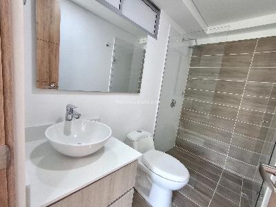 Apartamento de 2 alcobas en venta en Tres Esquinas, Sabaneta, 83 m² · foto 13 de 15