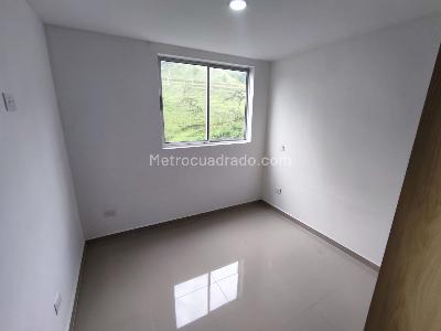 Apartamento de 3 alcobas en venta en Los Alcazares, Sabaneta, 69 m² · foto 4 de 15
