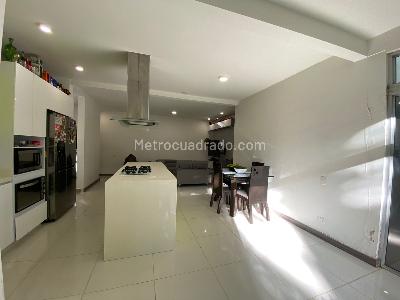 Apartamento en venta en Asturias, Itagüí · foto 15 de 19