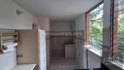 Apartamento de 3 alcobas en venta en Loma De Los Balsos, Medellín, 90 m² · foto 2 de 15